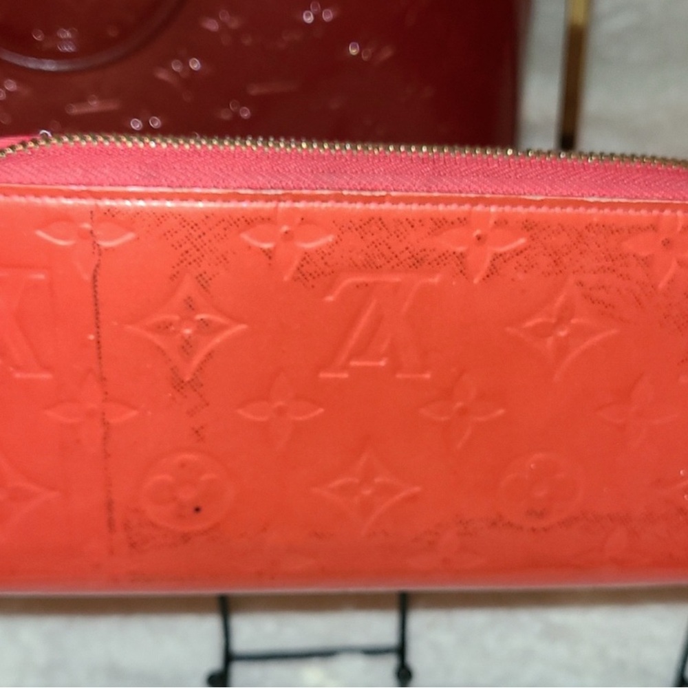 Louis Vuitton Red Vernis Alma PM Bag - Picture 6 of 10